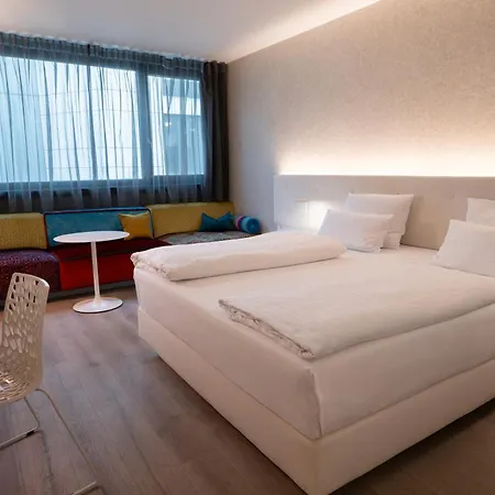 Jaz In The Hotell