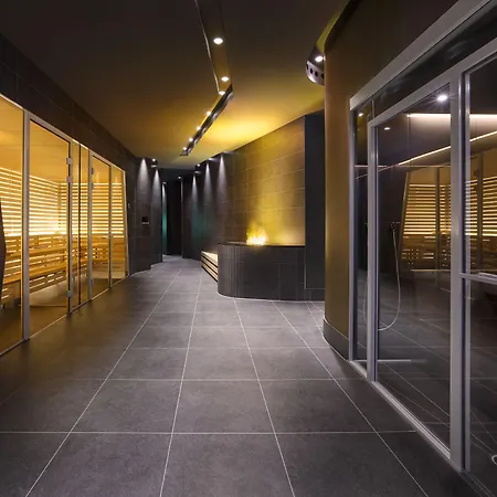 Jaz In The Hotell 4*